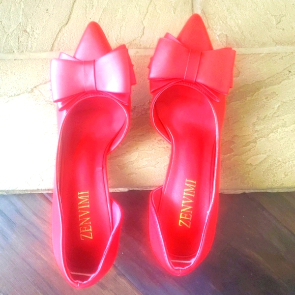 Pop, hot, red stilettos! - Picture 3 of 3